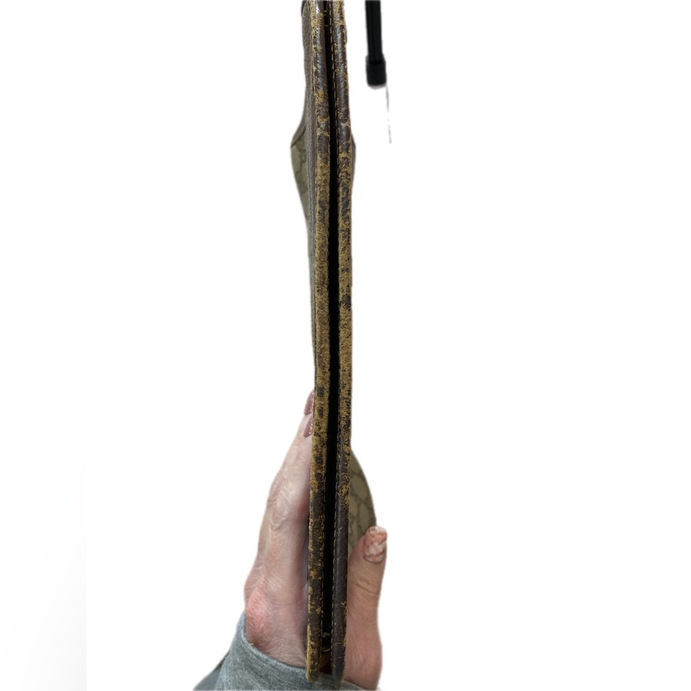 Gucci Brown Monogram Clutch - Picture 4 of 8